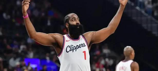 米兰体育-浓眉在比赛中受伤退赛，哈登主帅表示担忧！