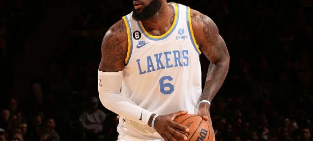 APP下载-詹姆斯压哨绝杀孙颖莎，全场沸腾！经典一战再现传奇